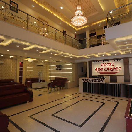 Hotel Red Carpet Tajganj Bagian luar foto
