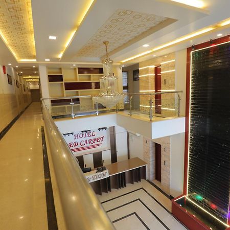 Hotel Red Carpet Tajganj Bagian luar foto
