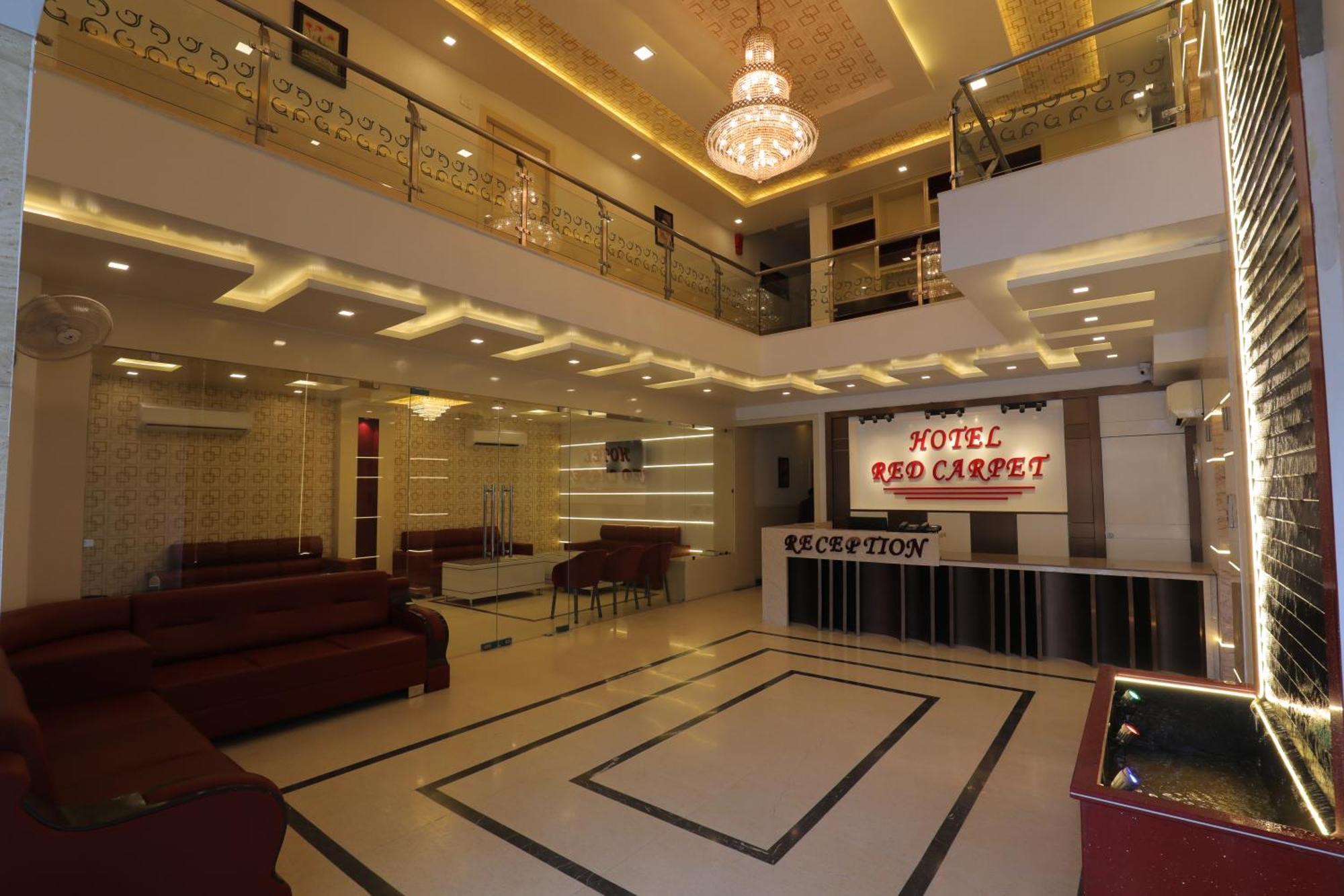 Hotel Red Carpet Tajganj Bagian luar foto