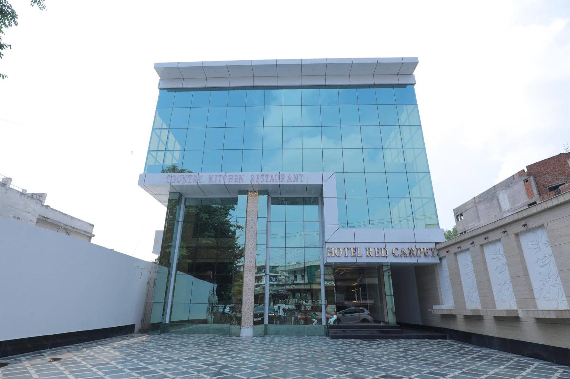 Hotel Red Carpet Tajganj Bagian luar foto