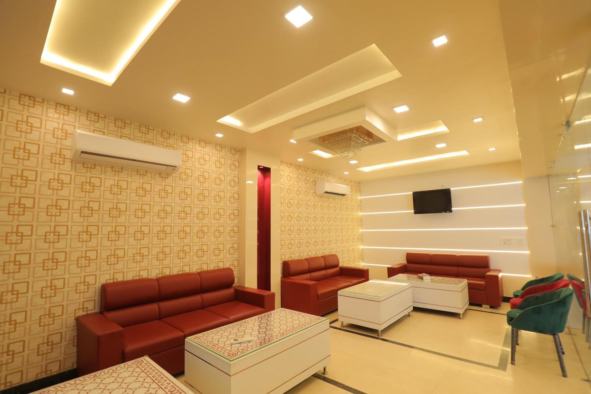 Hotel Red Carpet Tajganj Bagian luar foto